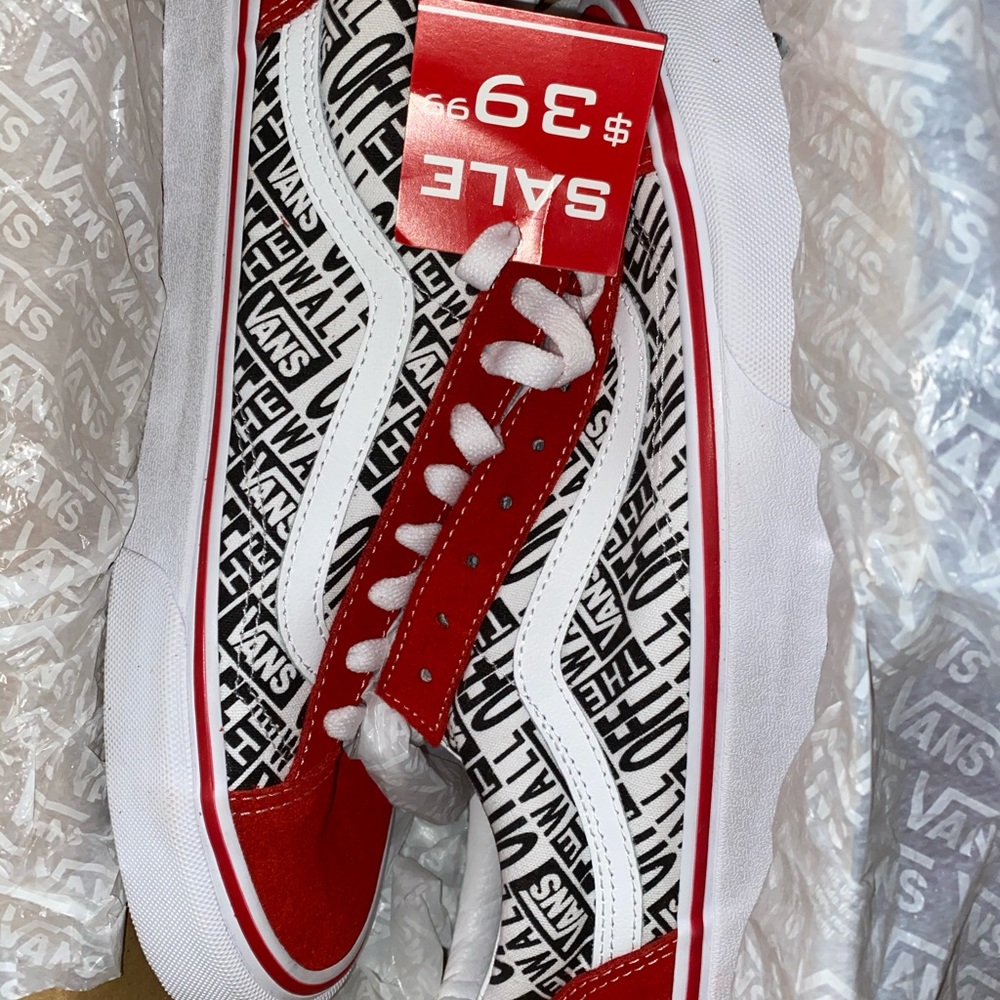 BOYS/WOMENS VANS